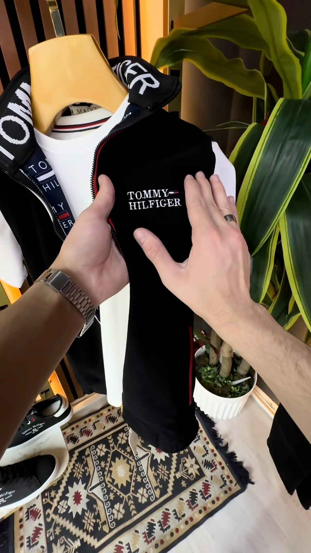 TOMMY HİLFİGER YELEK