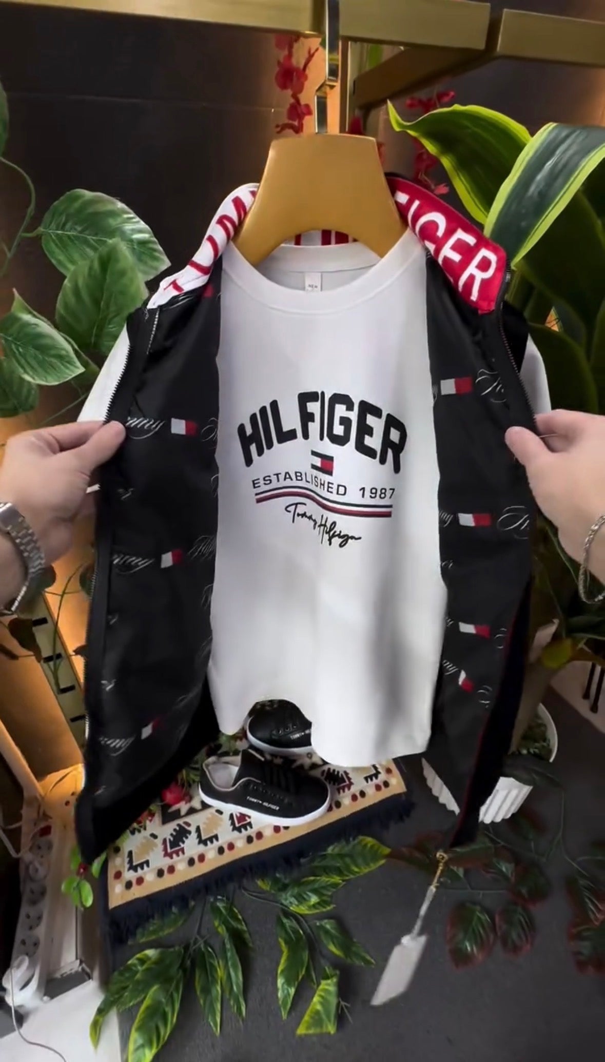 TOMMY HİLFİGER YELEK