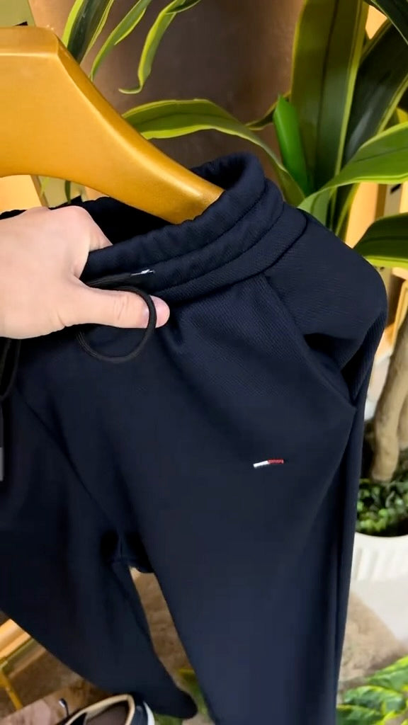TOMMY HİLFİGER EŞOFMAN TAKIMI