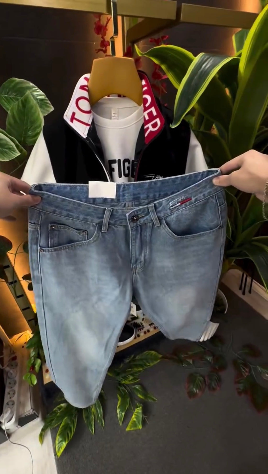 TOMMY HİLFİGER YELEK - KOT TAKIMI
